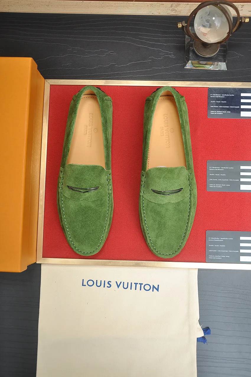 Men's men's shoes 💰420💶 [LV Doudou shoes] (water-dyed cowhide lining) new model is on the market, available on the official website. The new Doudou shoes are processed into single-color materials, and the uppers are made of imported horsehide leather. The body of the shoe is fully hemmed with mark thread, and is lined with imported original cowhide leather. The elegant shoe shape is super suitable for all-matching, and the size is 38-44.
